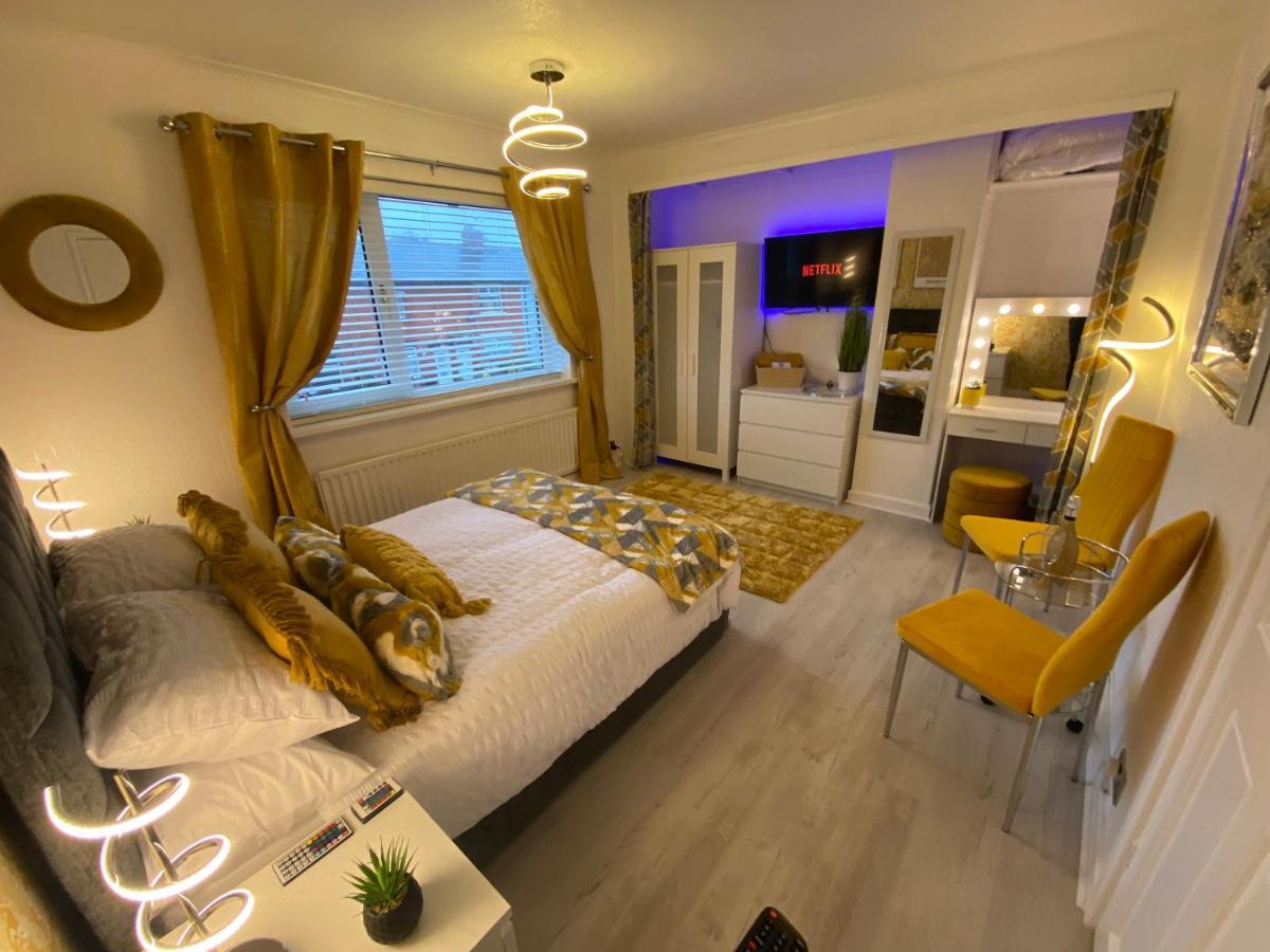 New…The Hottub House Blackpool Pleasure Beach Exterior photo